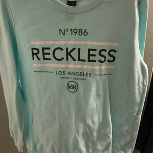 long sleeve: sweatshirts